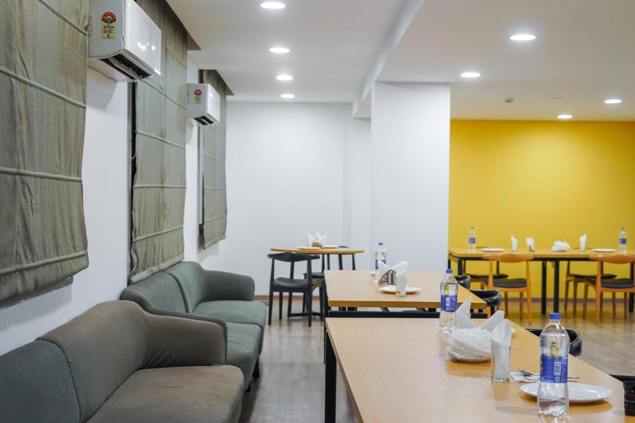 Saltstayz Express - Medicity Near Medanta Hospital คูร์เคาน์ ภายนอก รูปภาพ